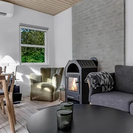Cornel - 300m From The Sea By Interhome * Stroby