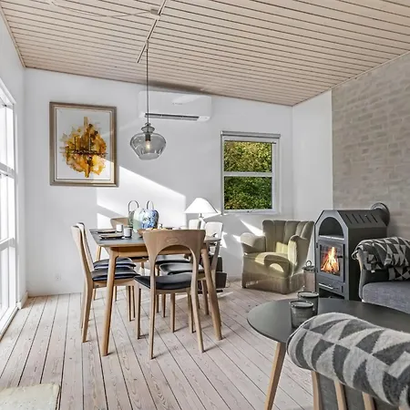 Holiday home Cornel - 300m From The Sea By Interhome