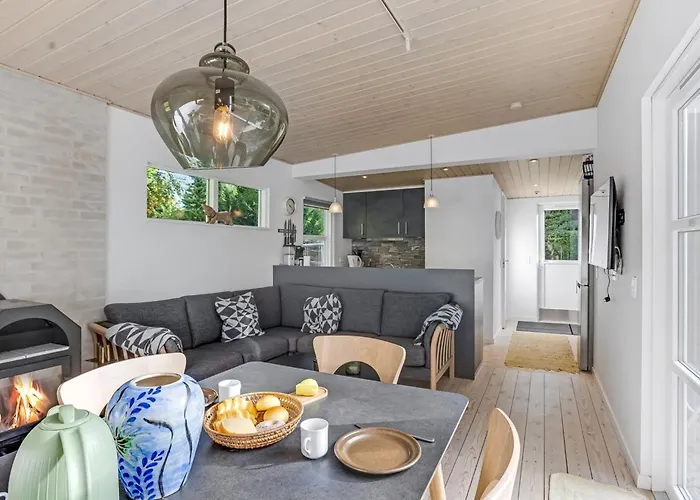 Cornel - 300m From The Sea By Interhome