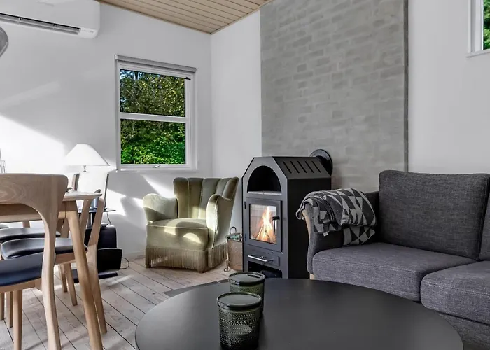 Cornel - 300m From The Sea By Interhome Stroby