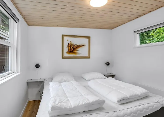 Cornel - 300m From The Sea By Interhome Stroby